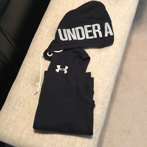 Sleeveless hooded UA shirt